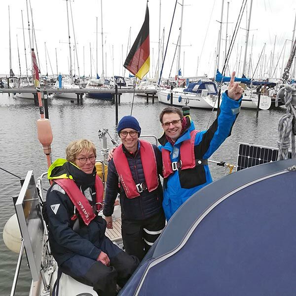 Crew und Skipper freuten sich, endlich wieder segeln zu können!